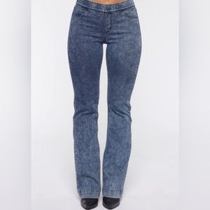 Fashion Nova Step-up Midrise Flare Jean's